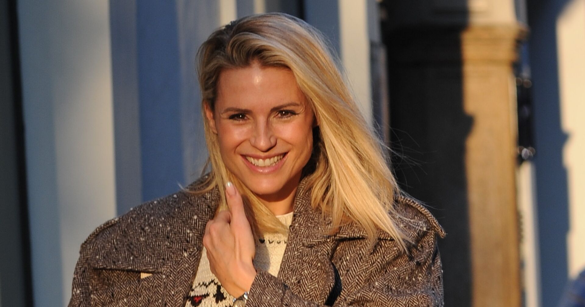 Hunziker lächelt in die Kamera.