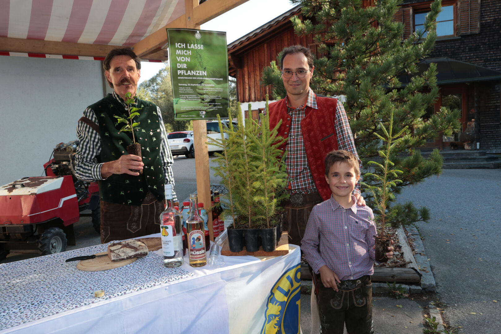 Dieter Haid, Markus und Fynn Thaler im Forsthof Felsenau.