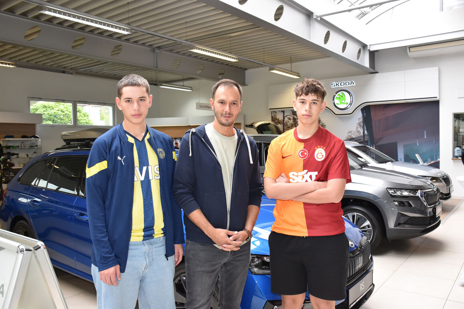 Interessiert am Skoda Enyaq RS Sportline: Emre, Erkan und Burak Öztürk aus Dornbirn