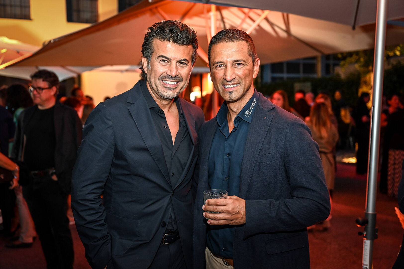 Fotomodell und Unternehmer Mike Galeli mit Fatmir Zuberi (Backstage Branding)