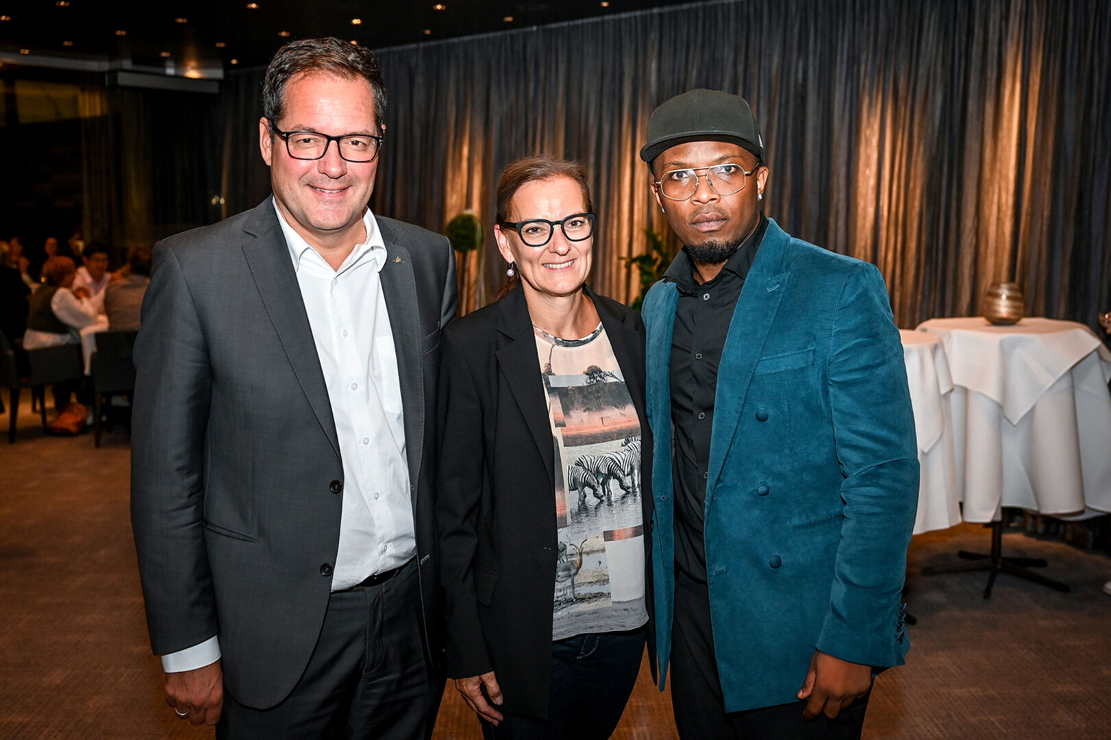 FALSTAFF BREGENZ: Martin und Beatrix Jäger mit Comedian Soso (v. li)