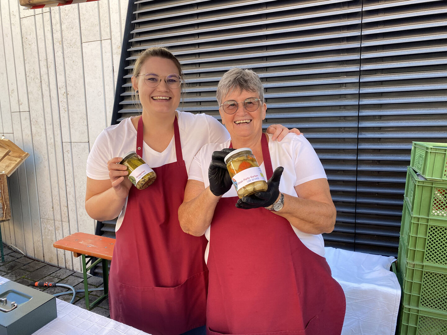 Sahra und Sonja Ehrne von  ehrne.bio in Feldkirch (v. li.)