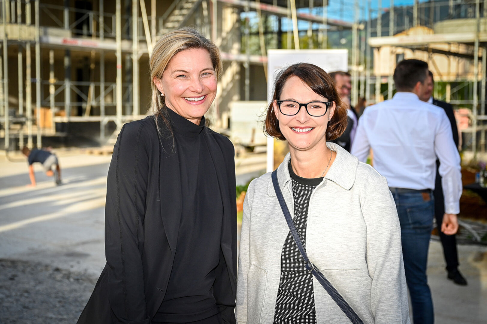 Sabine Fetz (Dornbirner Sparkasse) und Cornelia Sutterlütti (v. li.)