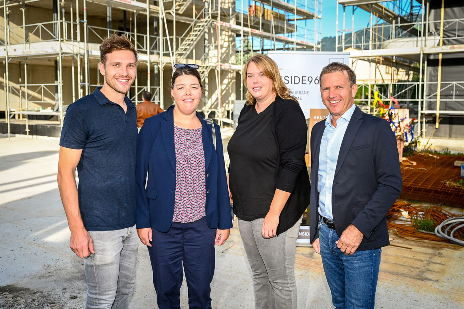 Bauherr und Baufrauen: Matthias Brändle, Schwestern Sarah &amp; Kathrin Brändle (alle Im Augarten Brändle GmbH) und GF Joe Welte (INSIDE96) (v. li.)