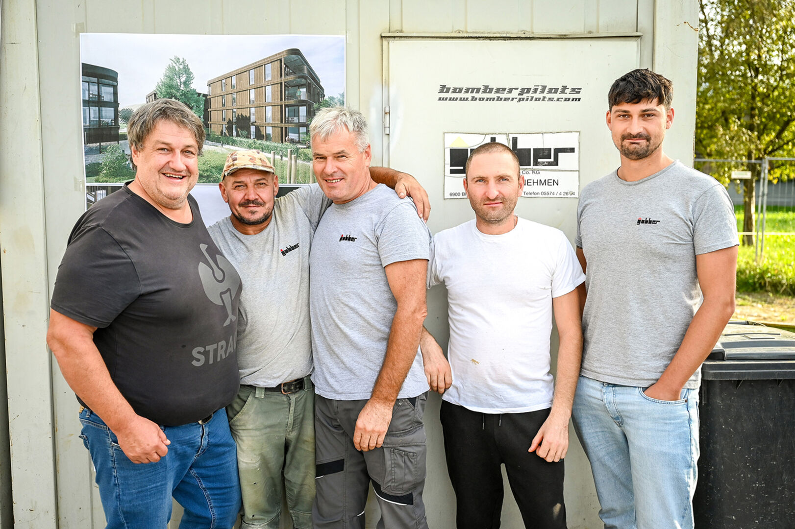 Gobber Bau Team: Karl Meixner mit Goce, Salih, Vadim und Gökhan (v. li.)