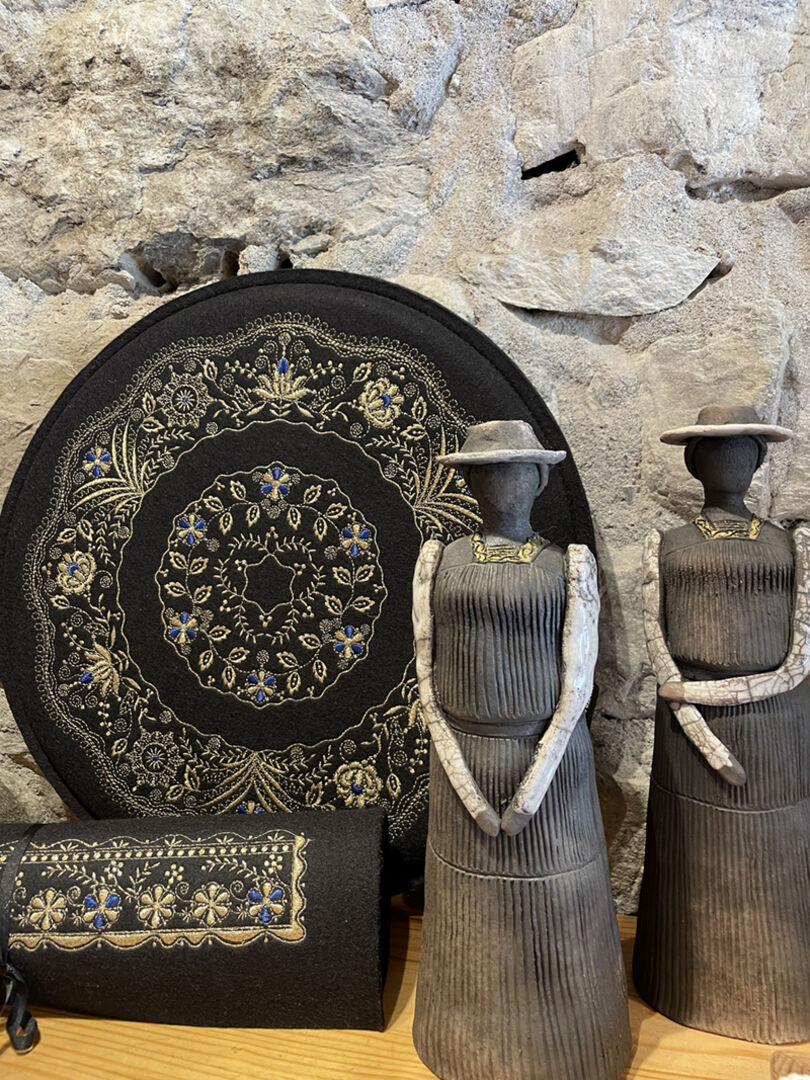 Inspirierende Lösungen für nachhaltigen Lebensstil aus der Manufaktur von Holzer Stickerei &amp; Filz.