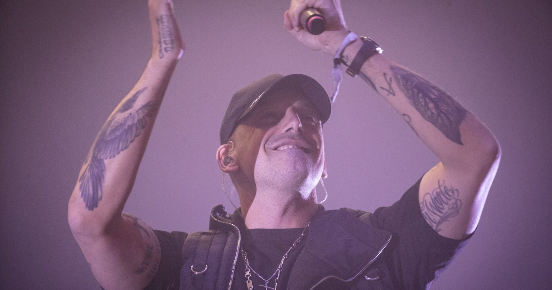 RAF Camora auf der Bühne.