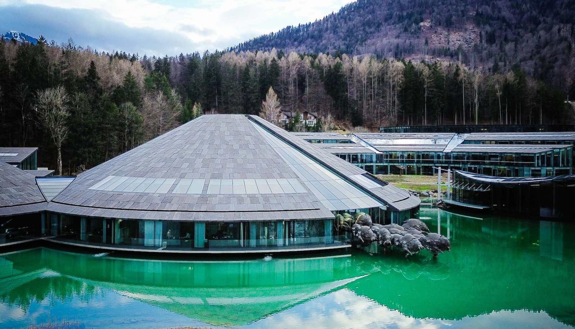 Die Red Bull Zentral in Fuschl in Salzburg.