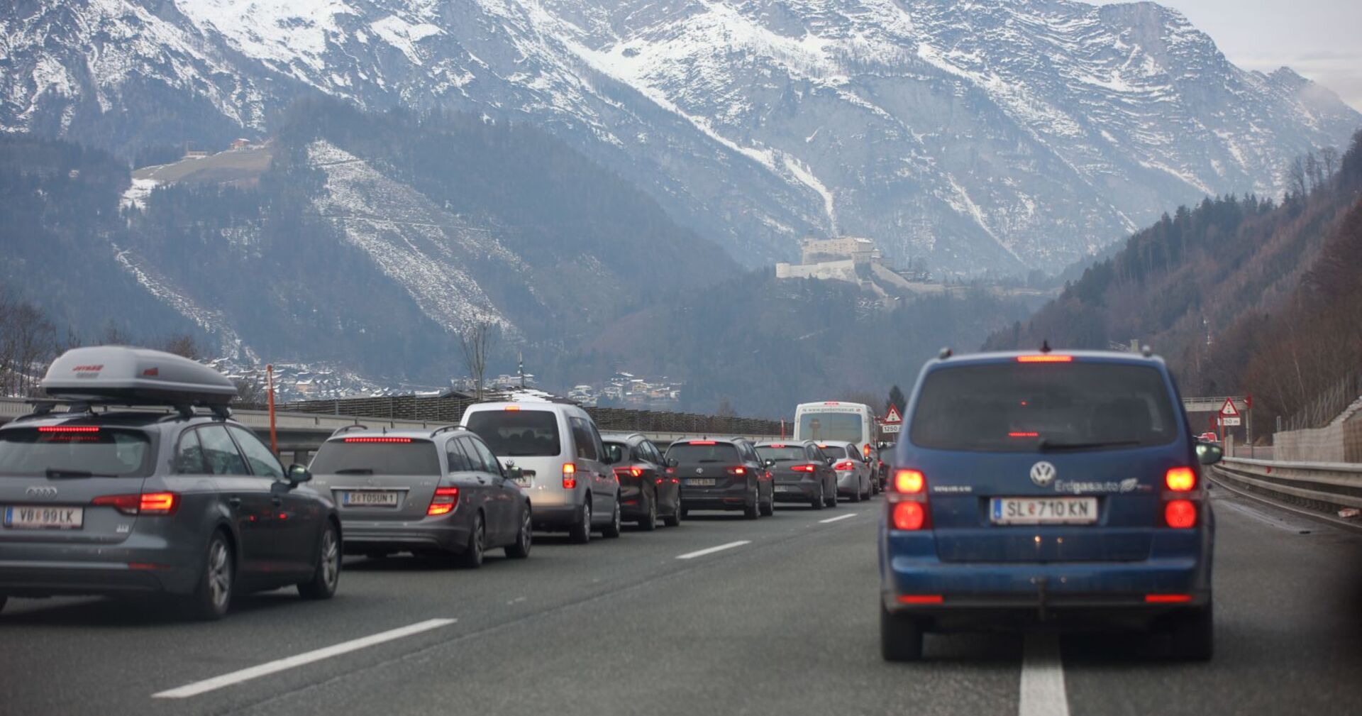 Stau auf der Autobahn A10.