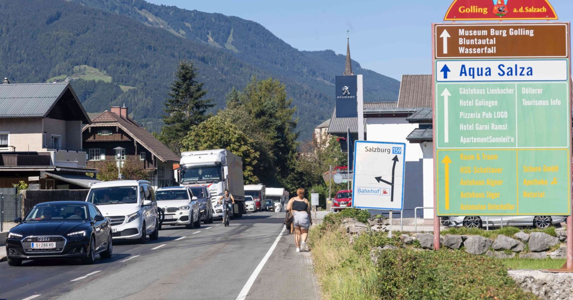 Autofahrer weichen auf mautfreie Straßen aus und verursachen Stau.