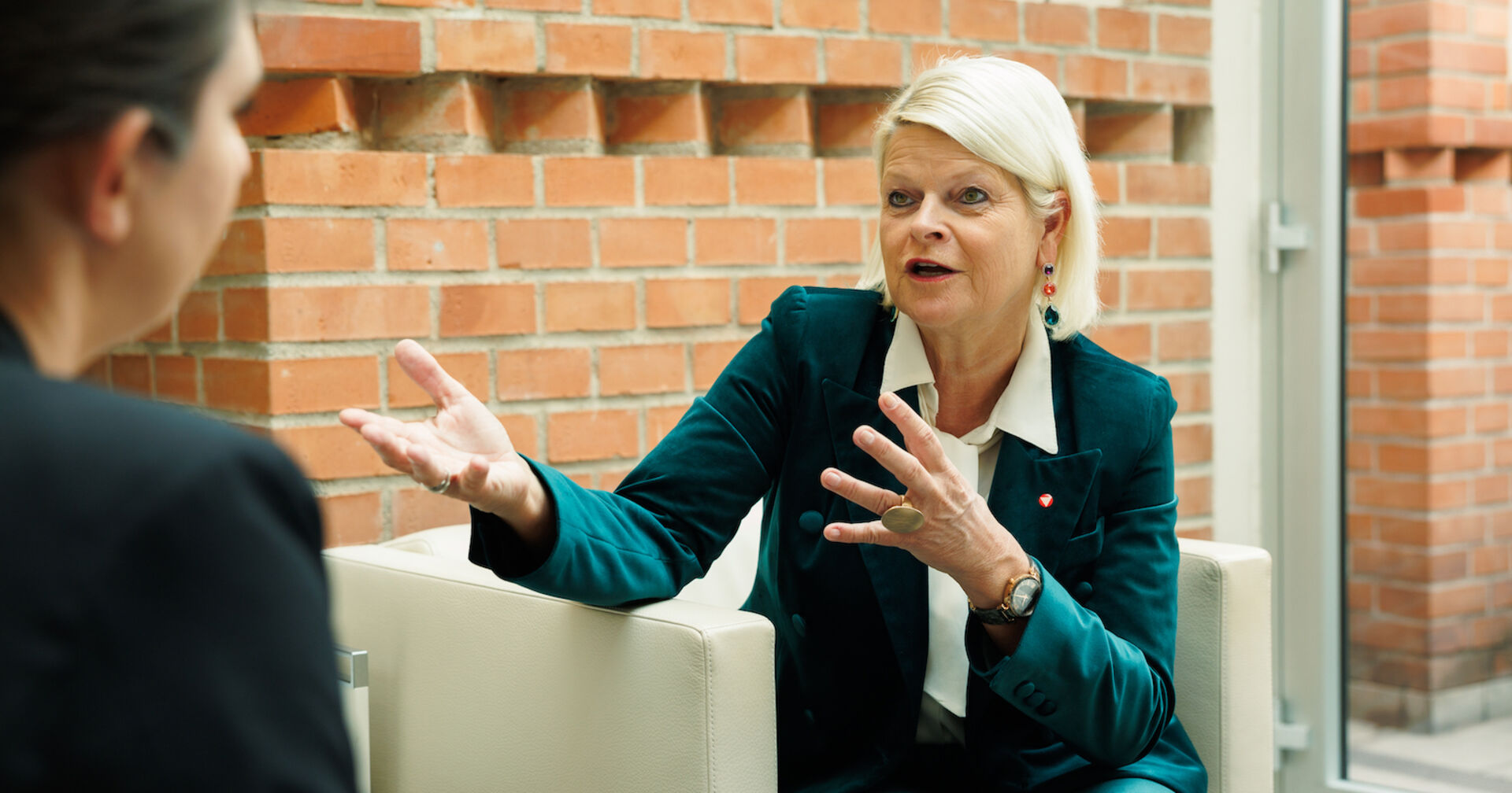 Klaudia Tanner im Gespräch mit weekend-Chefredakteurin Stefanie Hermann.