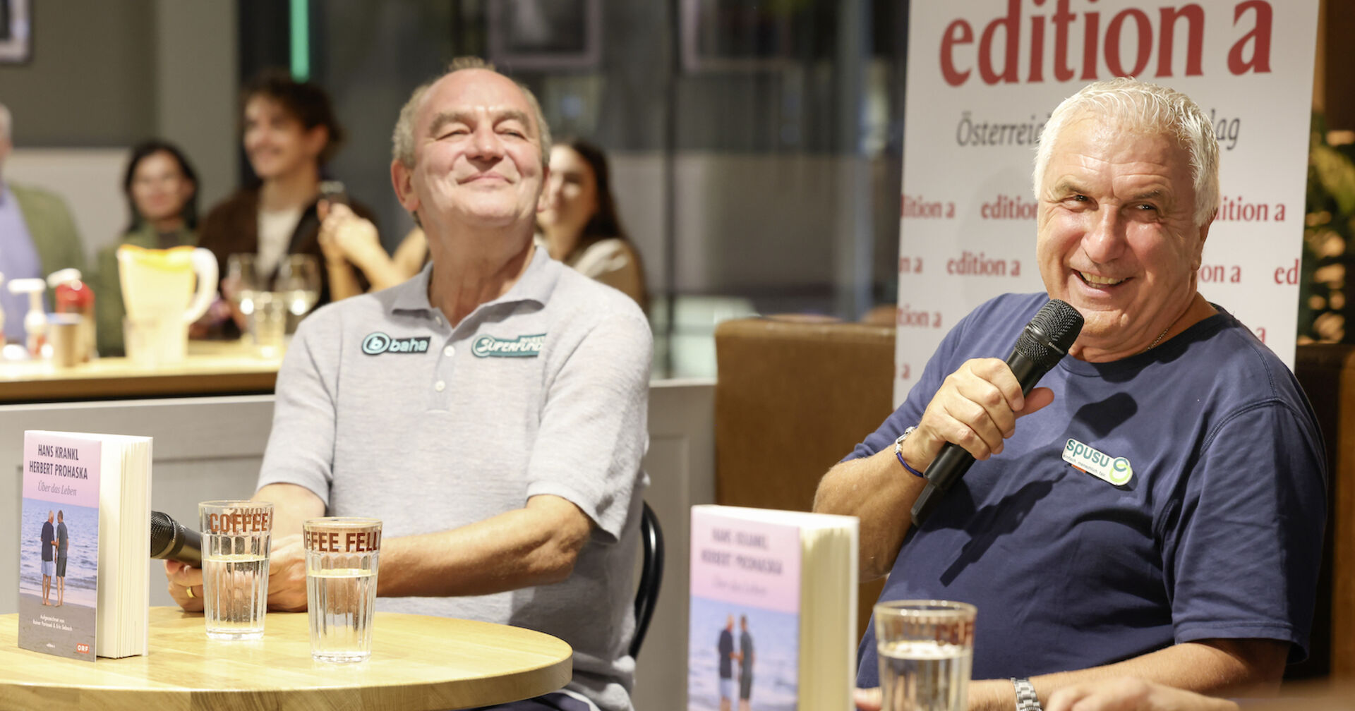 Herbert Prohaska und Hans Krankl sind gut gelaunt beim Interview