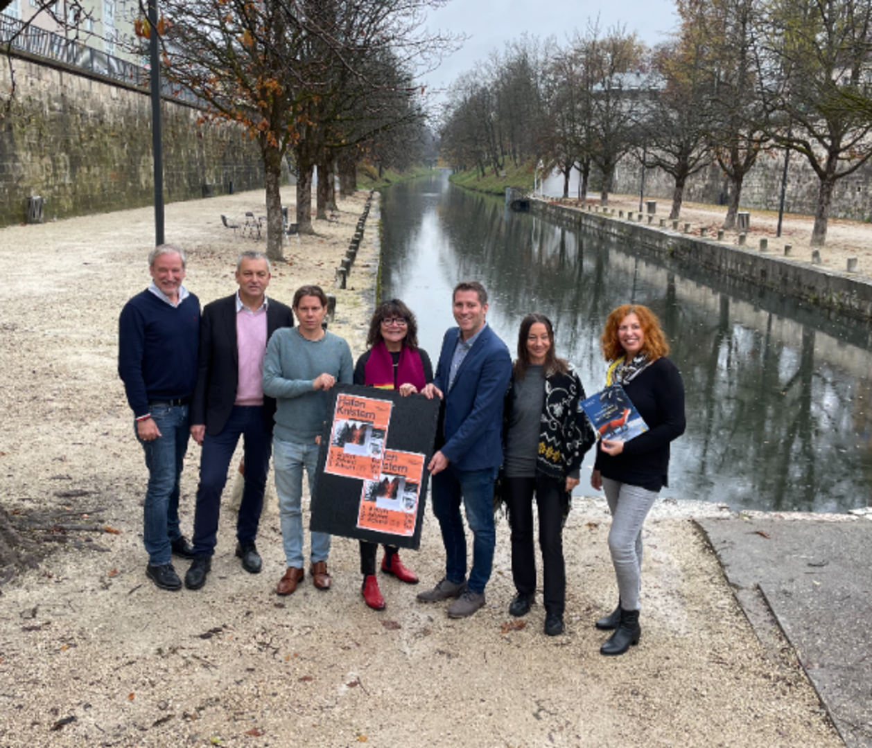 Projektvorstellung im Lendhafen Klagenfurt mit sieben Funktionären aus Stadt und Politik