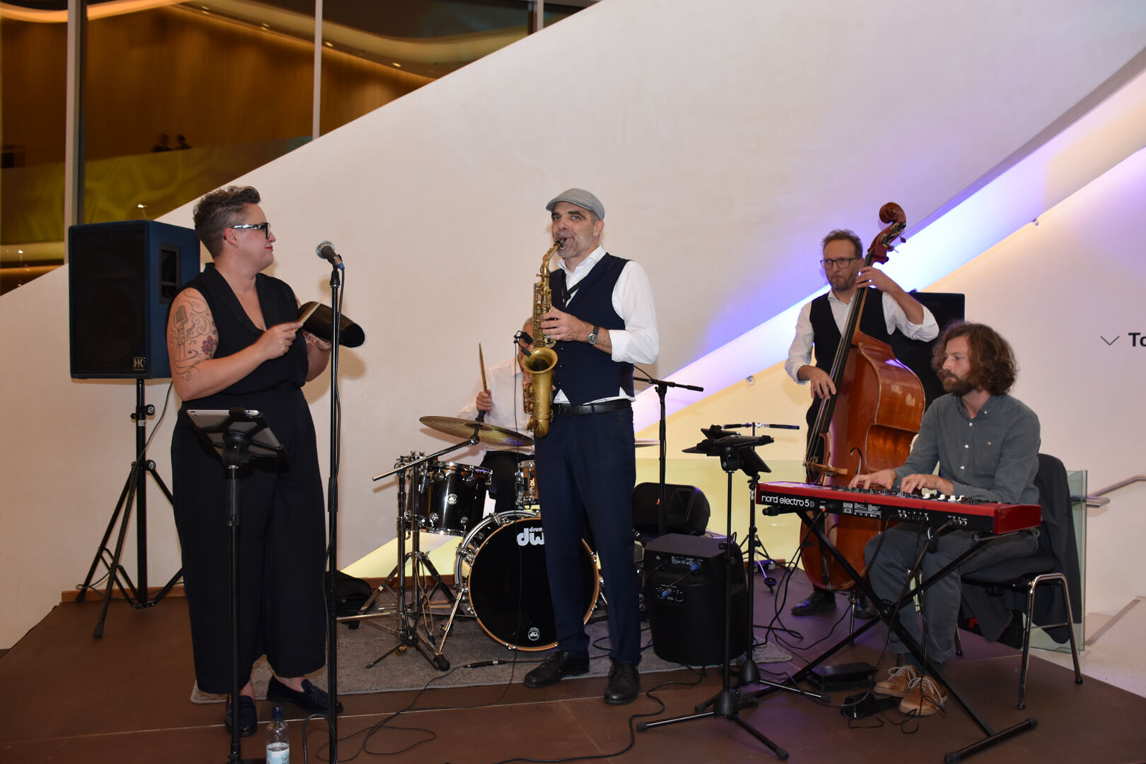 Ausklang mit Live-Musik der Chilimangaros mit Martina Breznik.