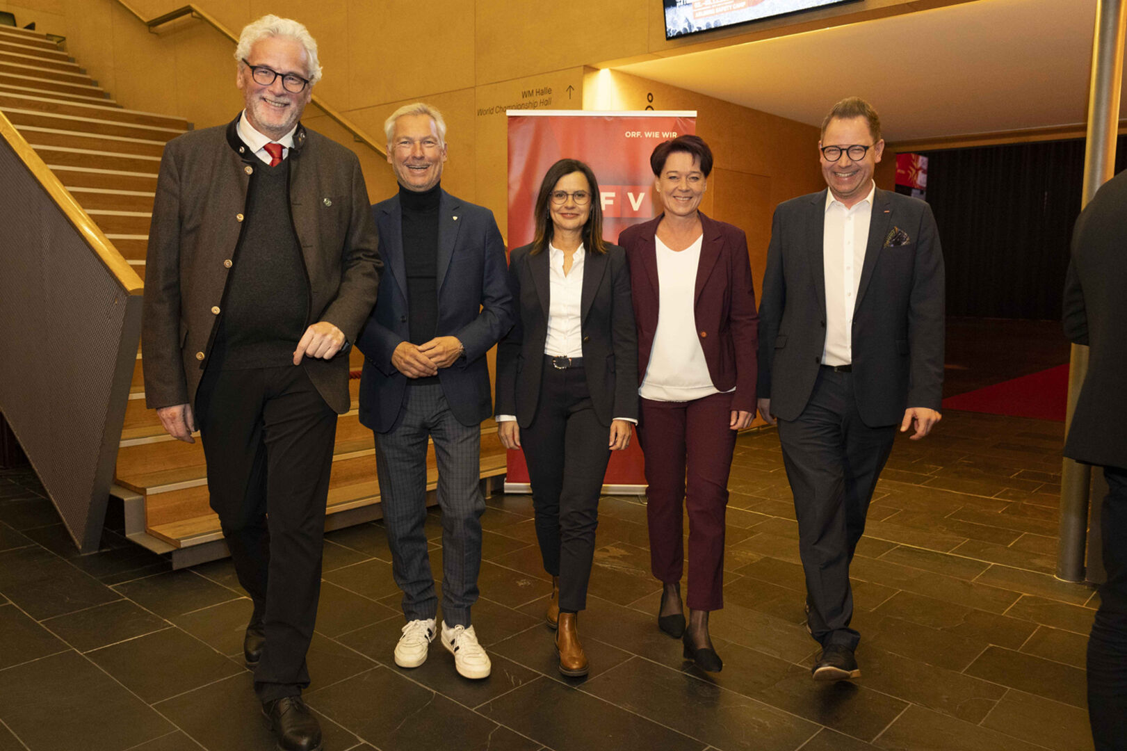 Gerhard Lucian (BM Lech), Hermann Fercher (Dir. Lech-Zürs-Tourismus), Esther Mitterstieler (ORF T), Sonja Ledl-Rossmann (LT-Präs. T), Markus Klement (ORF V)