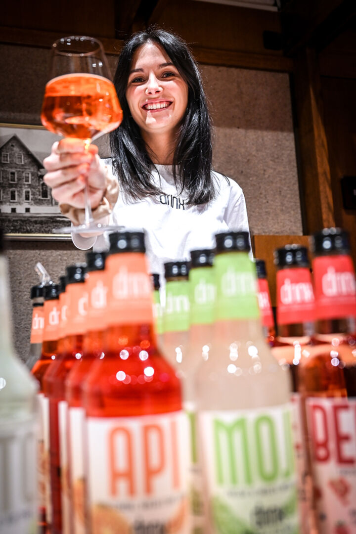 „Drinx“, der neue Cocktail-Getränke-Mix in den Sorten „Api“ „Berry“ „Gito und „Moji“