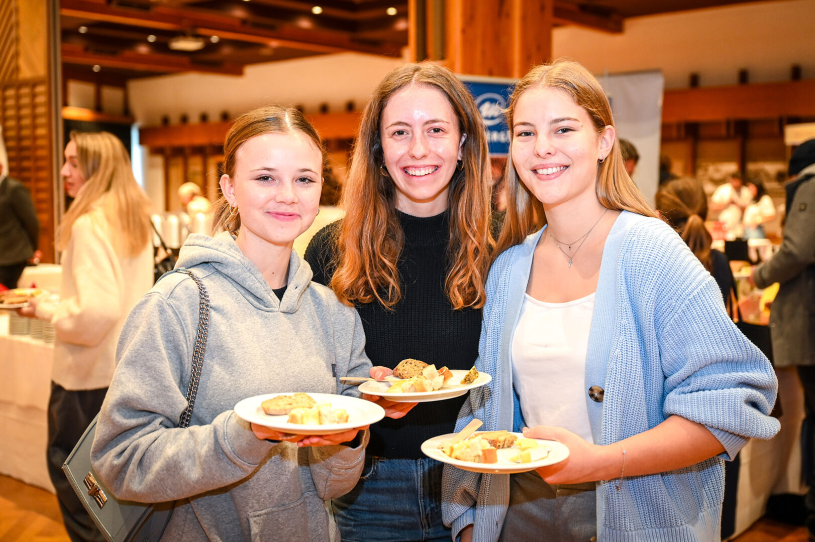 Genossen das Flair der Weindegustation in Lauterach.