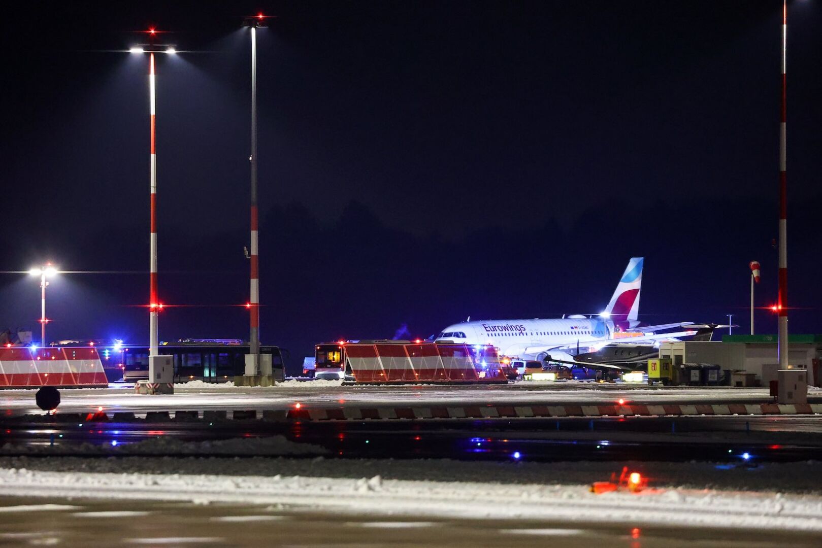 Glatteis und die Eurowings-Maschine am Hamburger Flughafen.