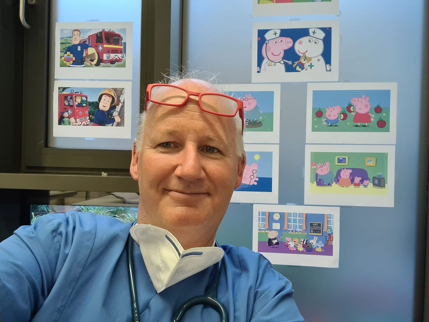 Kinder- und Jugendarzt Dr. Georg Maiwald in der Ordination.