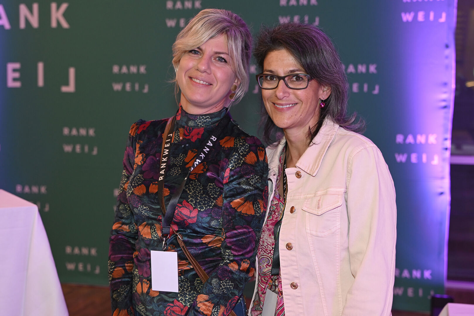 Andrea Knecht (Uhren – Schmuck Knecht), Isolde Berchtold (Helvetica Versicherungen) (v. li.)