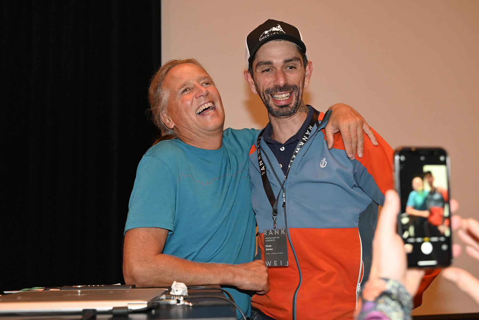 Andy Holzer mit Eliah Gsteu von FitXund