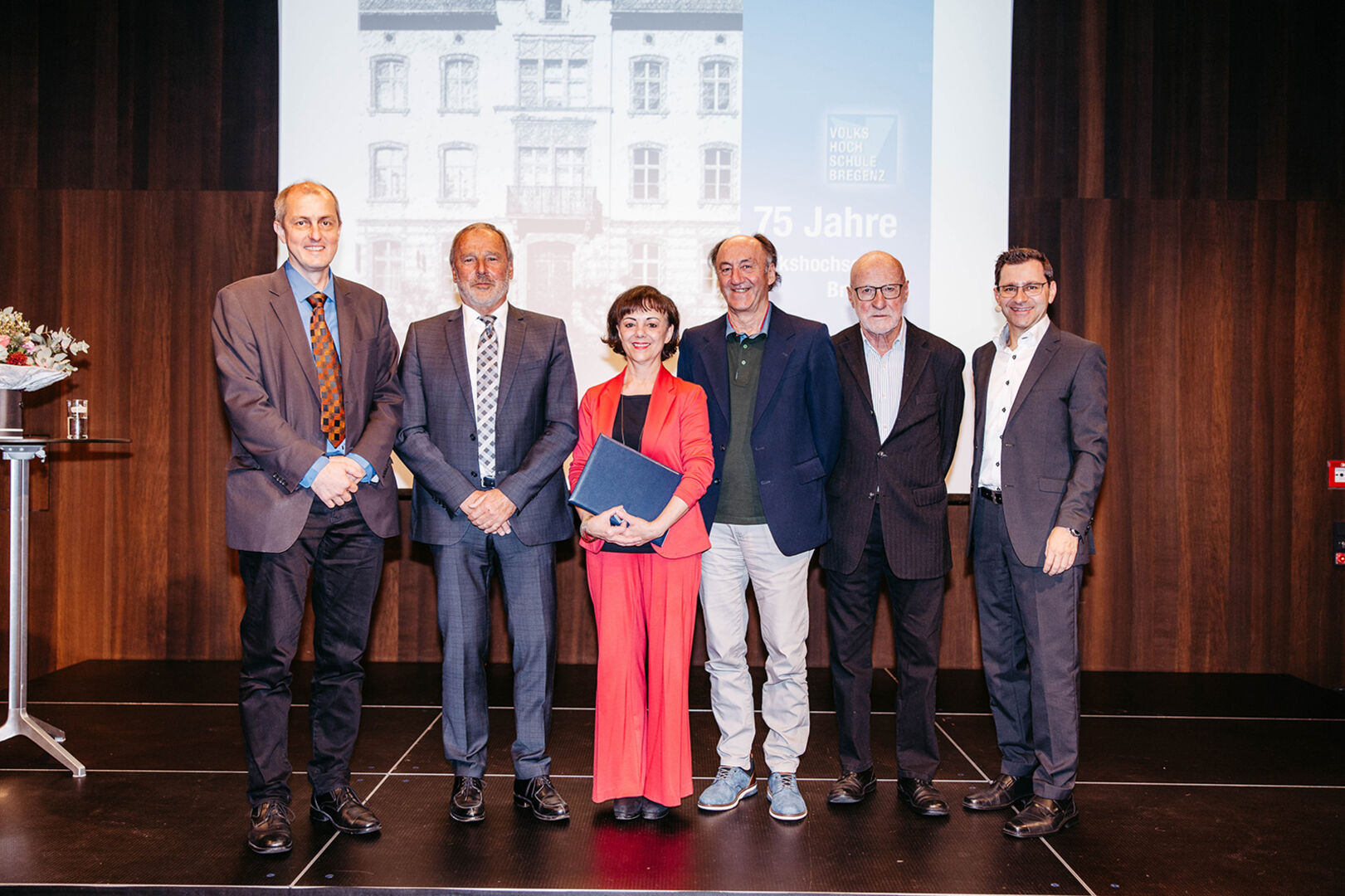 Vorstandsmitglieder VHS Bregenz: Josef Eder,  Klemens Voit, Evelyn Marte-Stefani, Lothar Köb, Hermann Thüringer, GF Michael Grabher (v. li.)