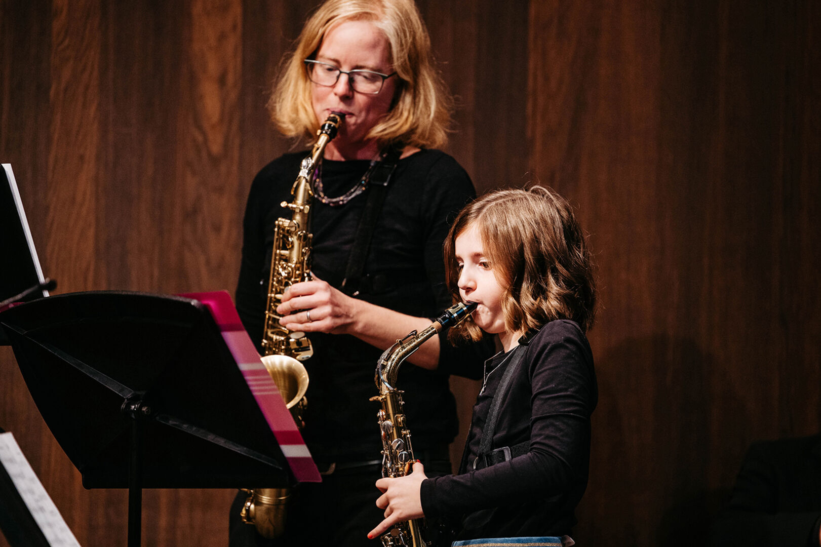 Saxophon-Duo: Anita Hämmerle und die erst 8-jährige Elisa Grabher.