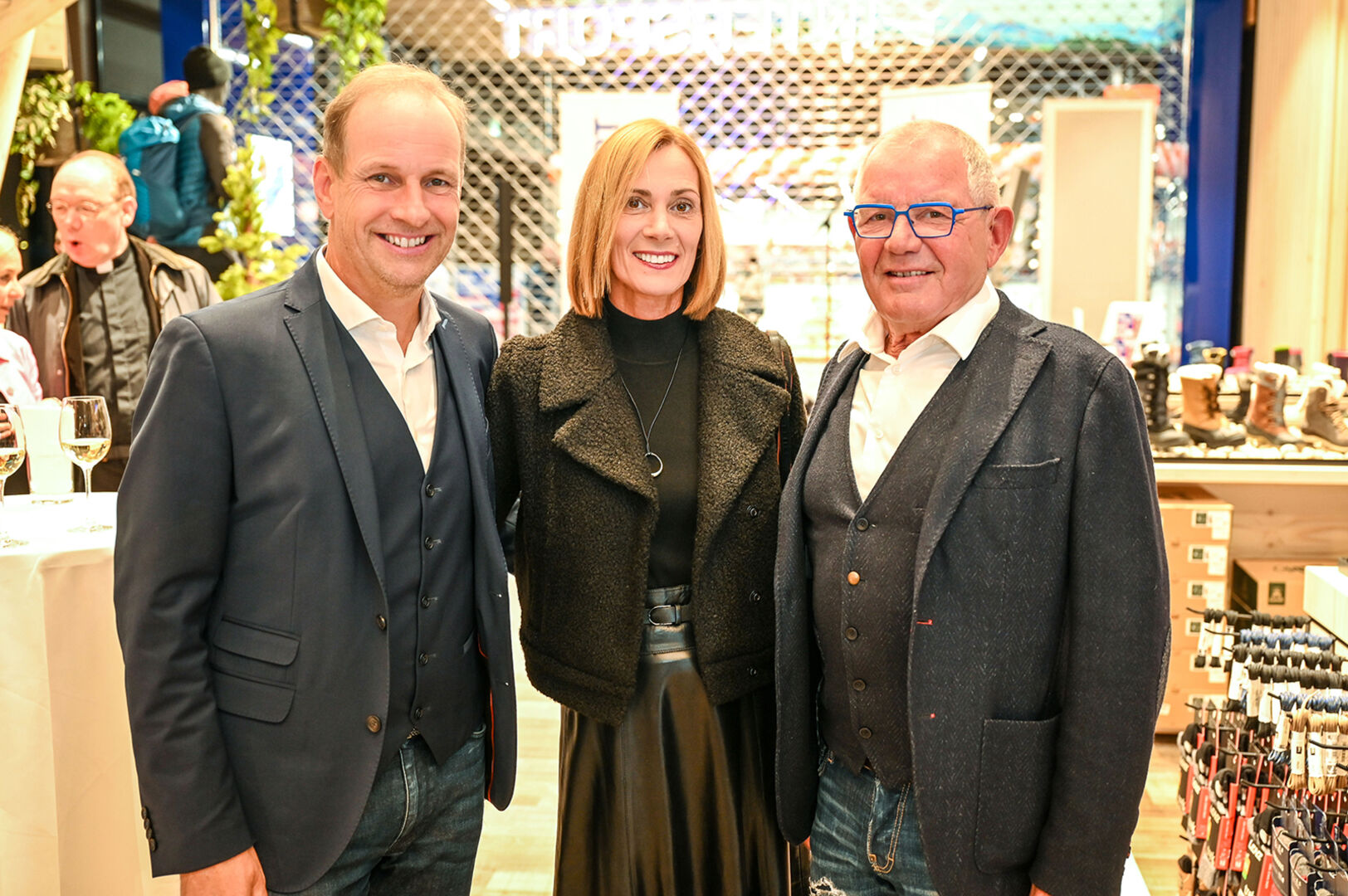 Bürgermeister Dieter Egger mit Gattin Gertraud und Erhard Fischer (Intersport)