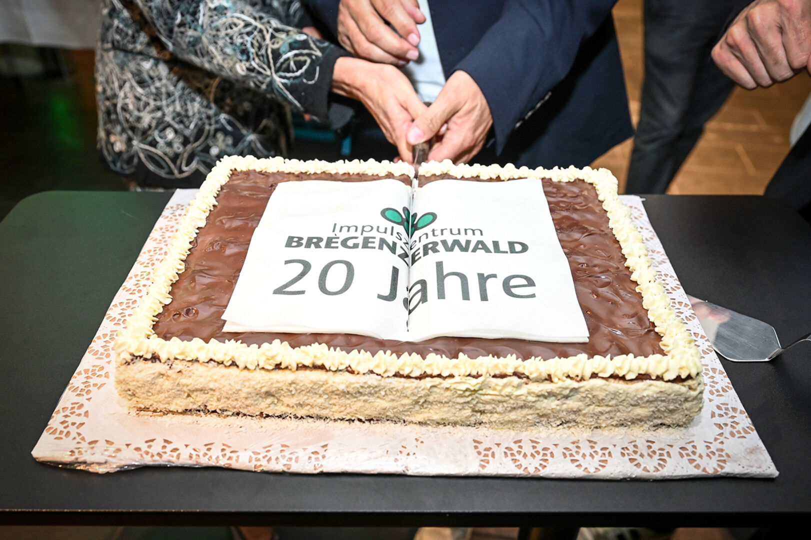 Zwölf Unternehmen sind im Impulszentrum Egg. Auch 3-Täler-Touristik, RA Ulrich Willi, Caritas, Fair Partner Verkehrspsyhologie, IFS und Restaurant ampuls gehöre