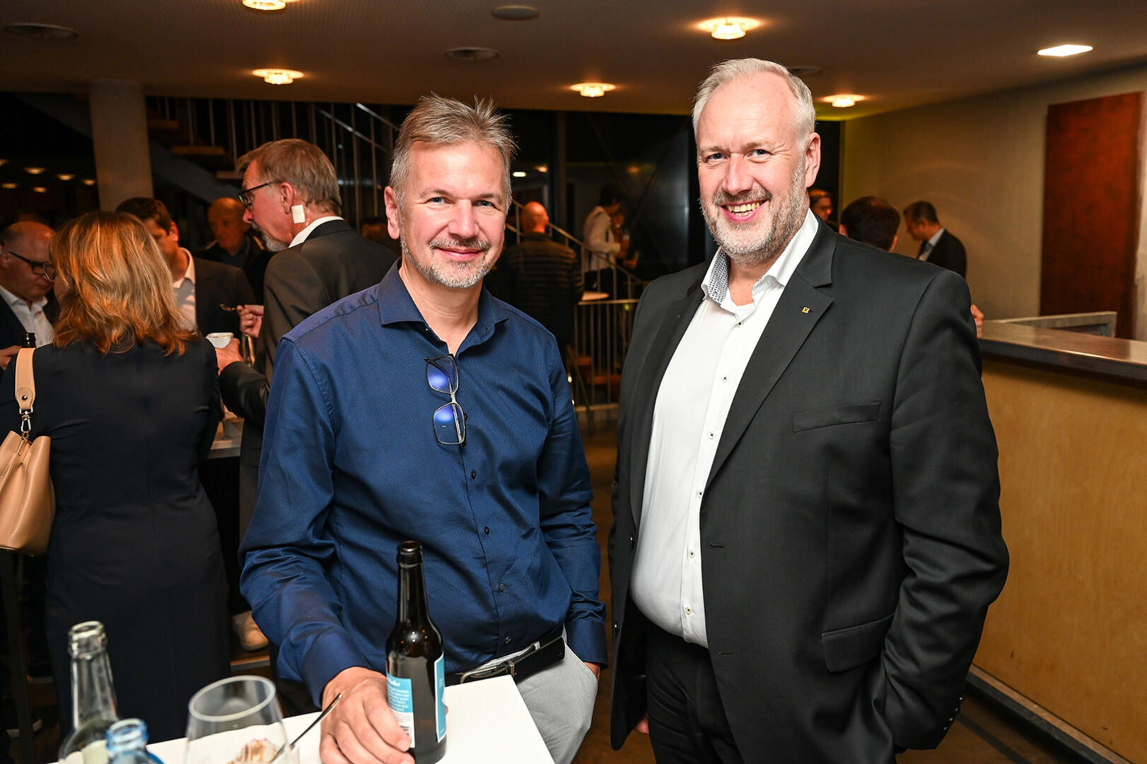 Markus Schadenbauer (Projekte- und Quartierentwicklung) und Thomas Nussbaumer (Raiffeisen Landesbank) (v. li.)