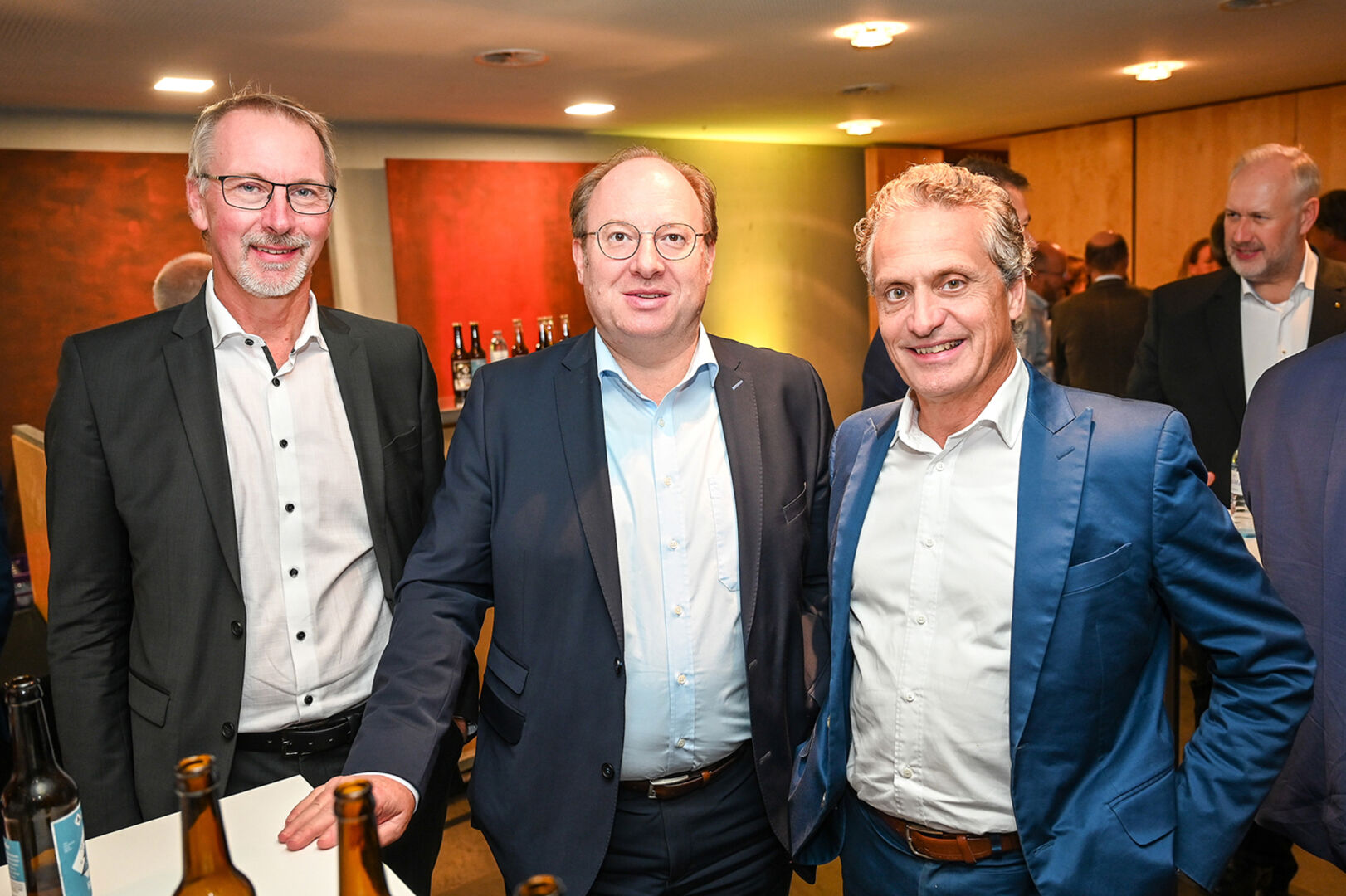 Notar Günter Wurzer, Gernot Erne (VDir. Raiffeisenbank Im Rheintal), Dir. ÖAMTC Vorarlberg Michael Kubesch (v. li.)