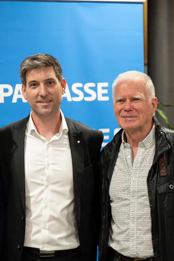 Jürgen Fink (Sparkassenfiliale Rieden-Vorkloster) und Alois Zambonin (Lauterach) (v. li.)