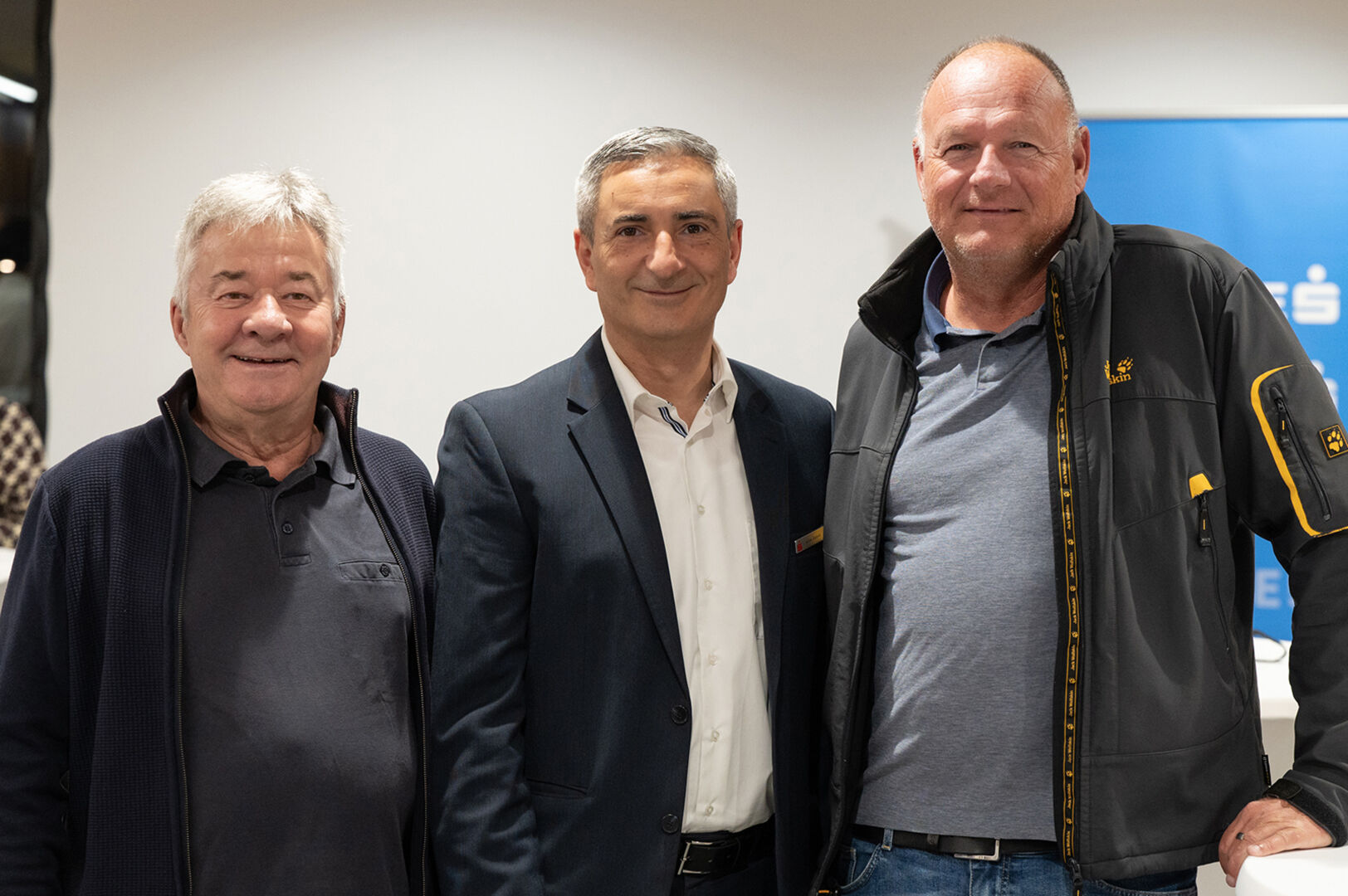 Wolfgang Bichler, Azem Rakovic (Sparkassenfiliale Bregenz-Stadt) und Erik Kollmann (v. li.)