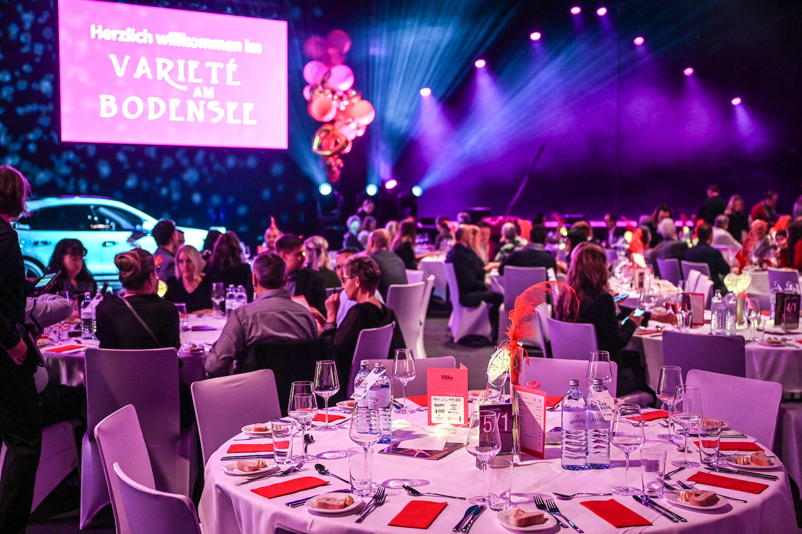 Liebe geht durch den Magen! Das Varieté am Bodensee ist auch ein kulinarisches Erlebnis.