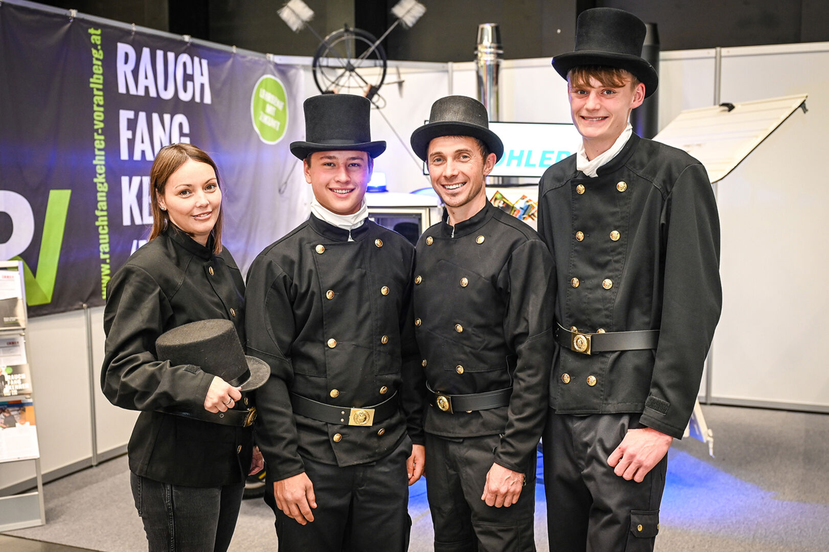 Rauchfangmeisterin Martina Hämmerle, Lehrling Laurin Raidel, Geselle Manuel Kohler und Rauchfangmeister Bernhard Knapp (v. li.)