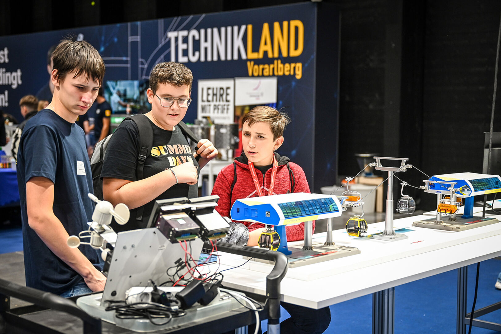 Auf der i-Messe konnten über 100 Berufe und zahlreiche Schultypen live erlebt weden.