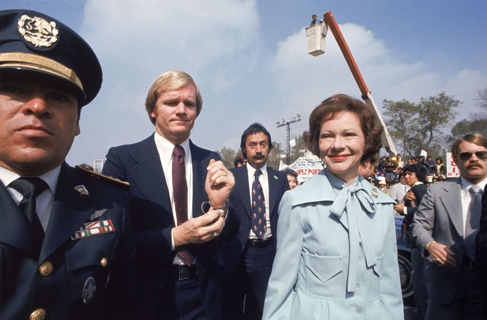 Rosalynn Carter mit ihren Bodyguards.