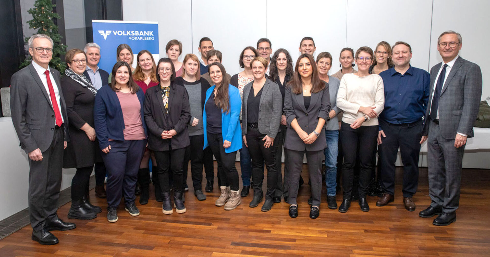 Die Ehrung der Jubilare fand im festlichen Rahmen anlässlich des beliebten Adventsnachmittags in der Volksbank Vorarlberg Zentrale in Rankweil statt.