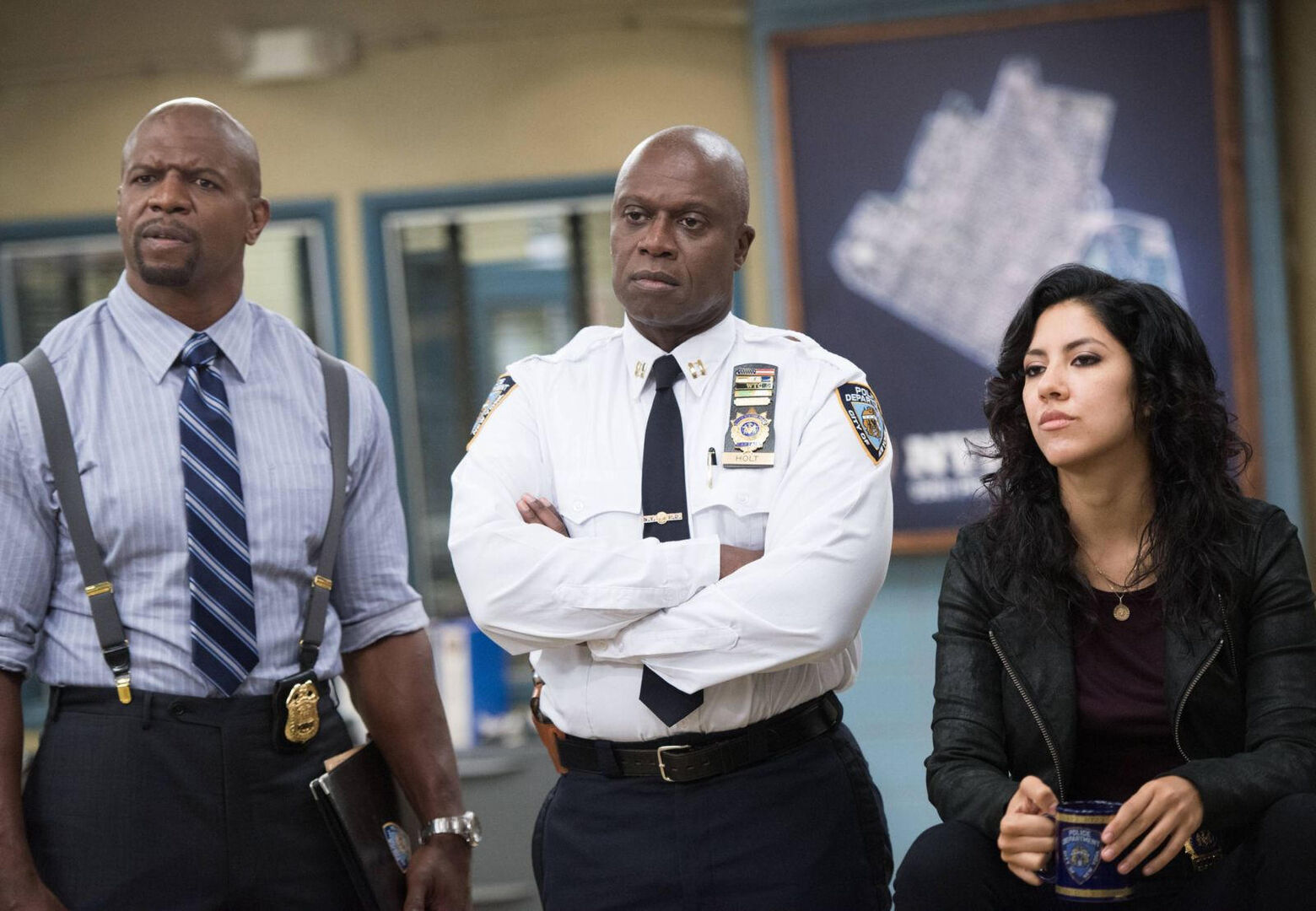 Andre Braugher mit Schauspielkollegen in der Serie &quot;Brooklyn Nine-Nine&quot;.