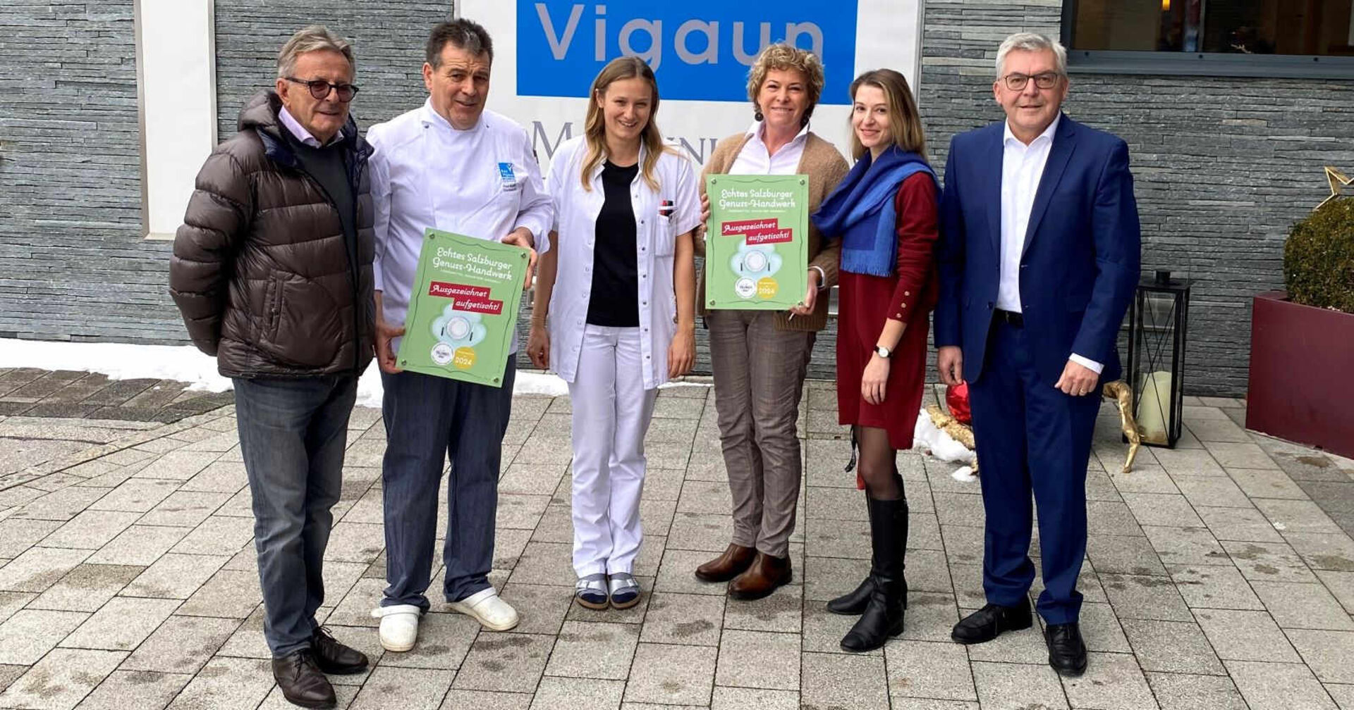 Dem Medizinischen Zentrum Bad Vigaun wurde das SalzburgerLand- Herkunftszertifikat überreicht.