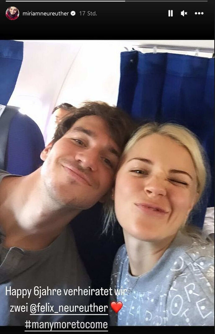 Miriam und Felix Neureuther schneiden Grimassen.