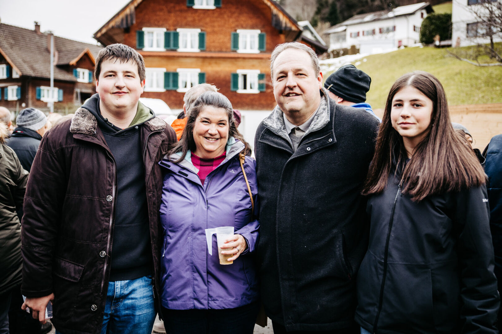 Andreas Sagmeister (HR-Leiter Getzner Werkstoffe) mit Familie.