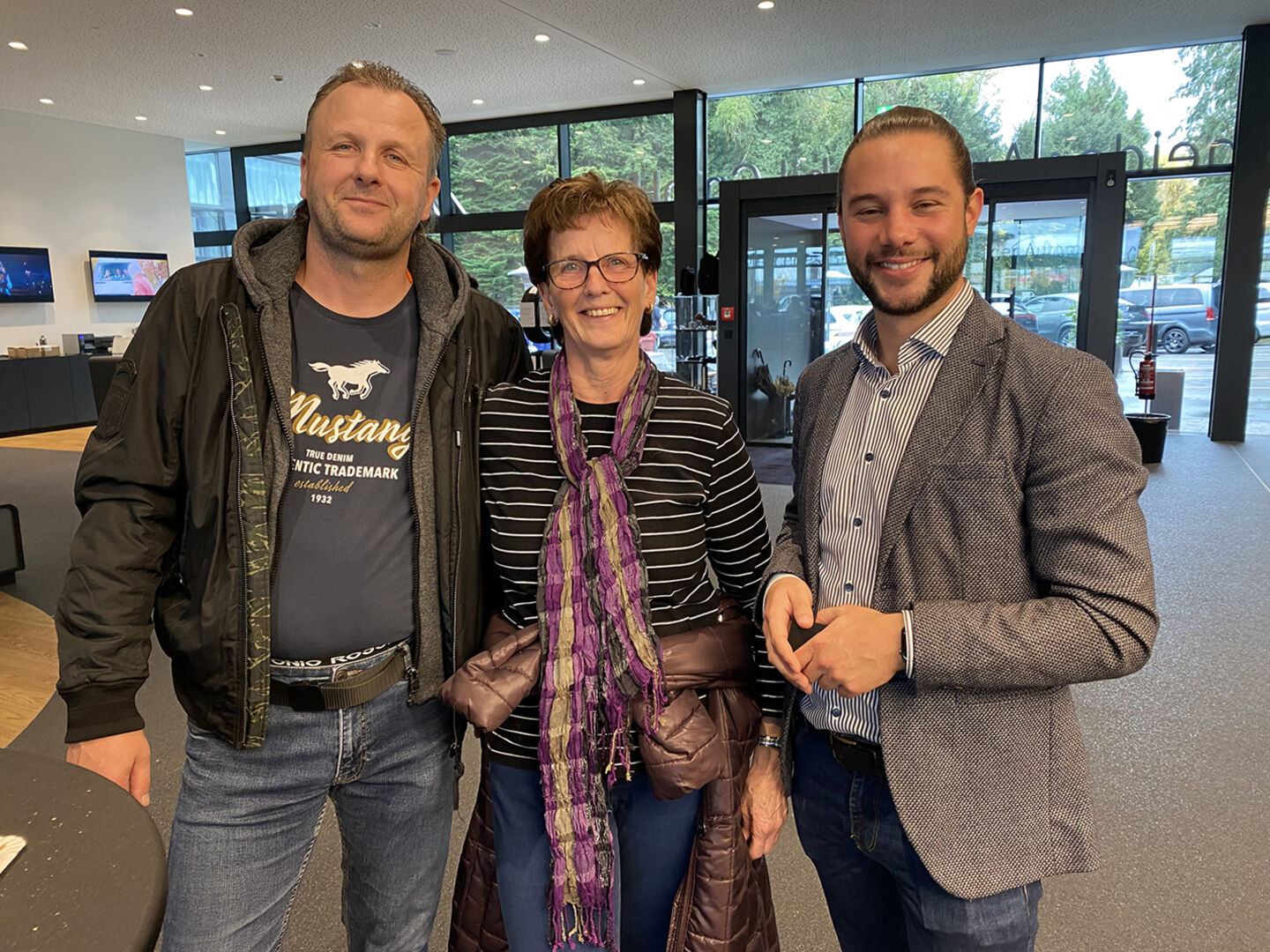 Elmar Kalcher (Malbuner), Friederika Poderschnig und Michi Fink (PKW Verkauf Schneider Automobil) (v. li.)