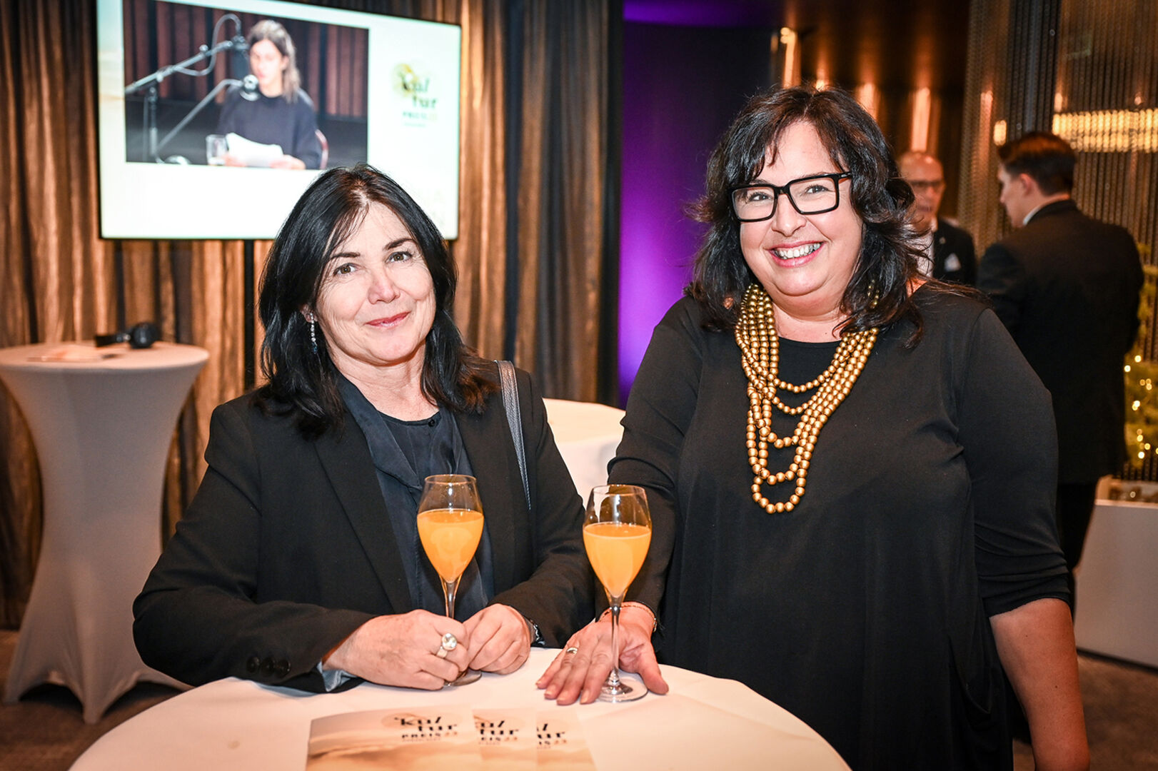 Petra Bachmann und Claudia Milz (beide Kulturabteilung des Landes) (v. li.)