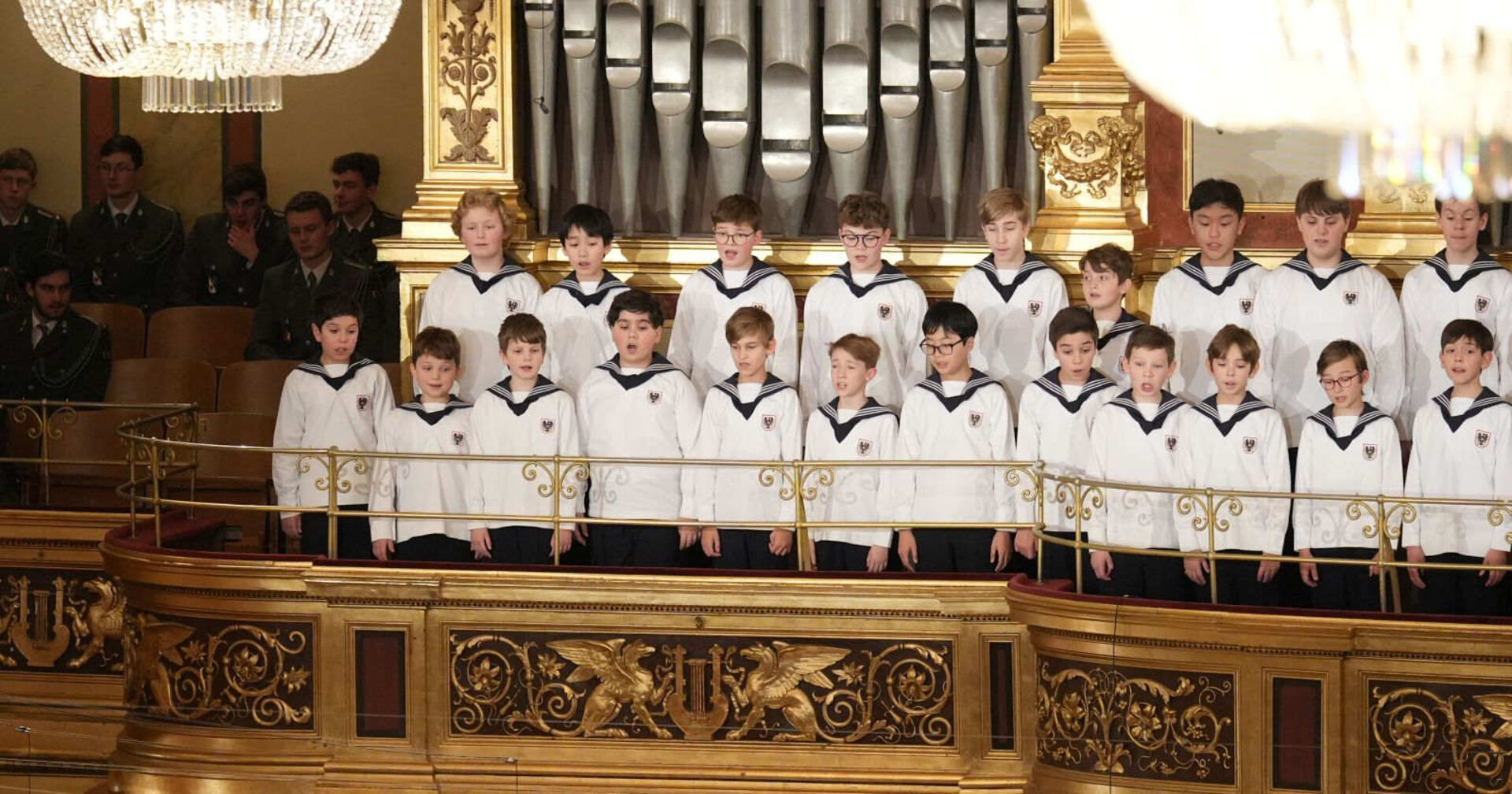 Die Wiener Sängerknaben bei einem Konzert.