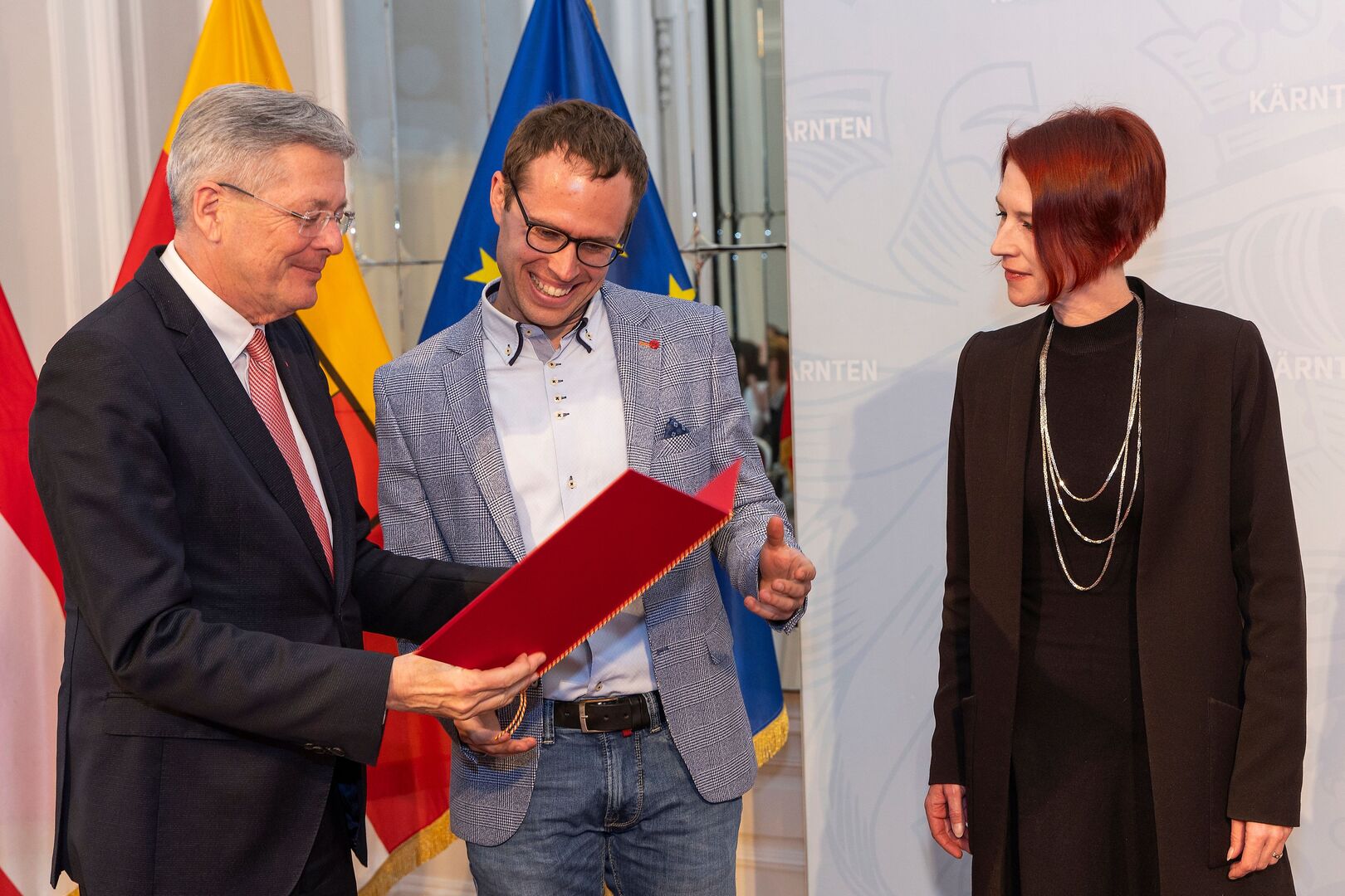 LH Peter Kaiser, G. M. Eichler und R. Schoemaker bei Europa-Preis-Verleihung