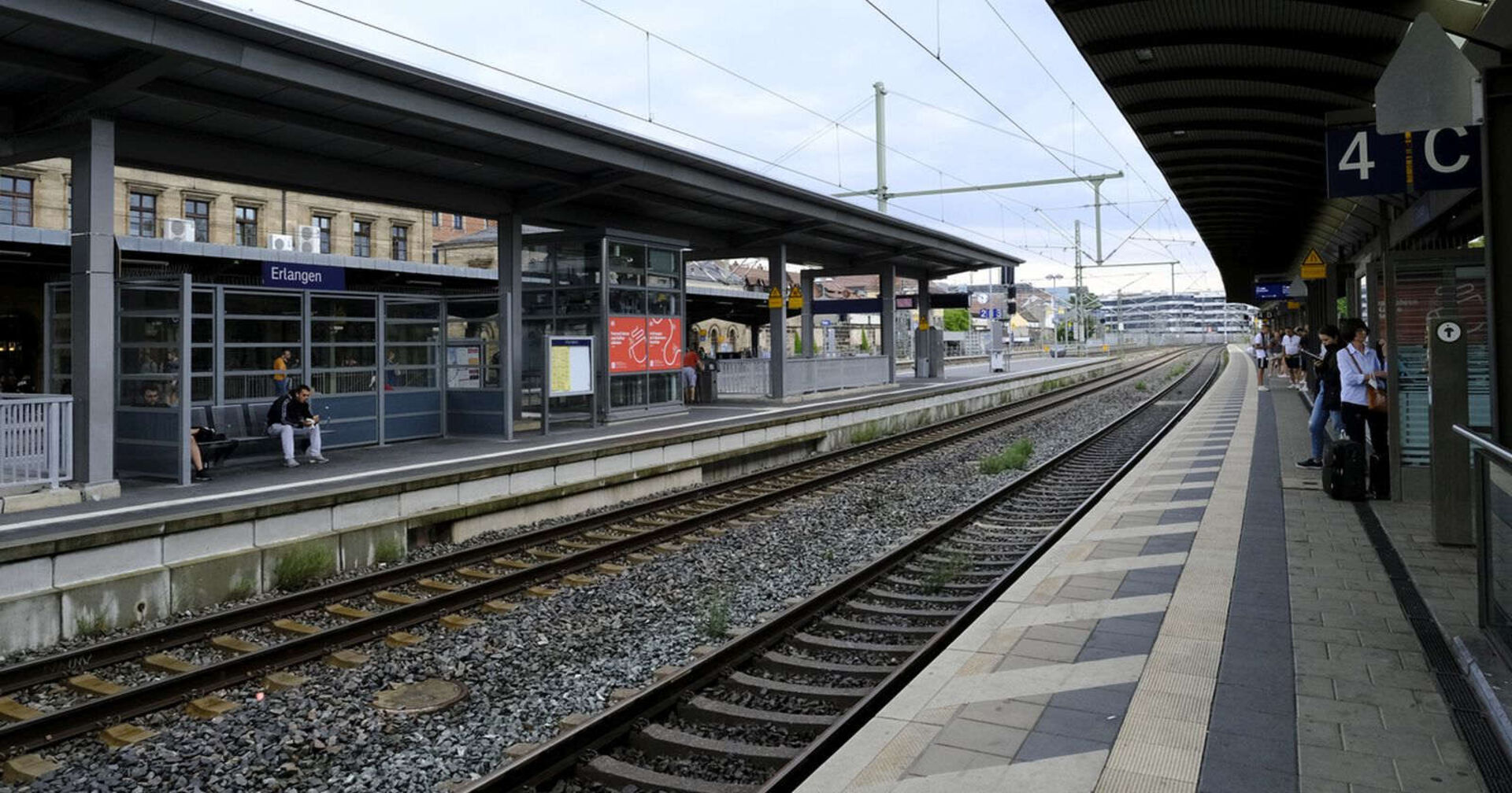 Ein leerer Bahnhof in Deutschland.