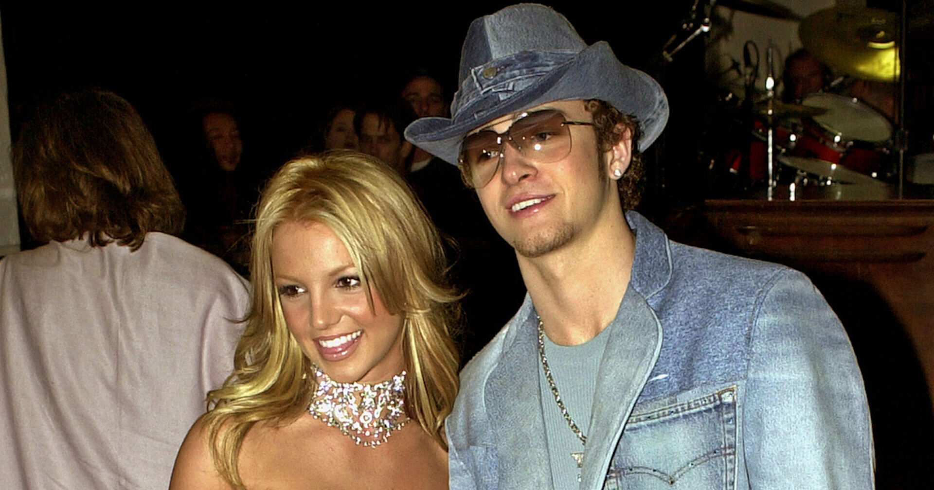 Britney Spears und Justin Timberlake in jungen Jahre. Er trägt einen Cowboyhut aus Jeans Stoff.
