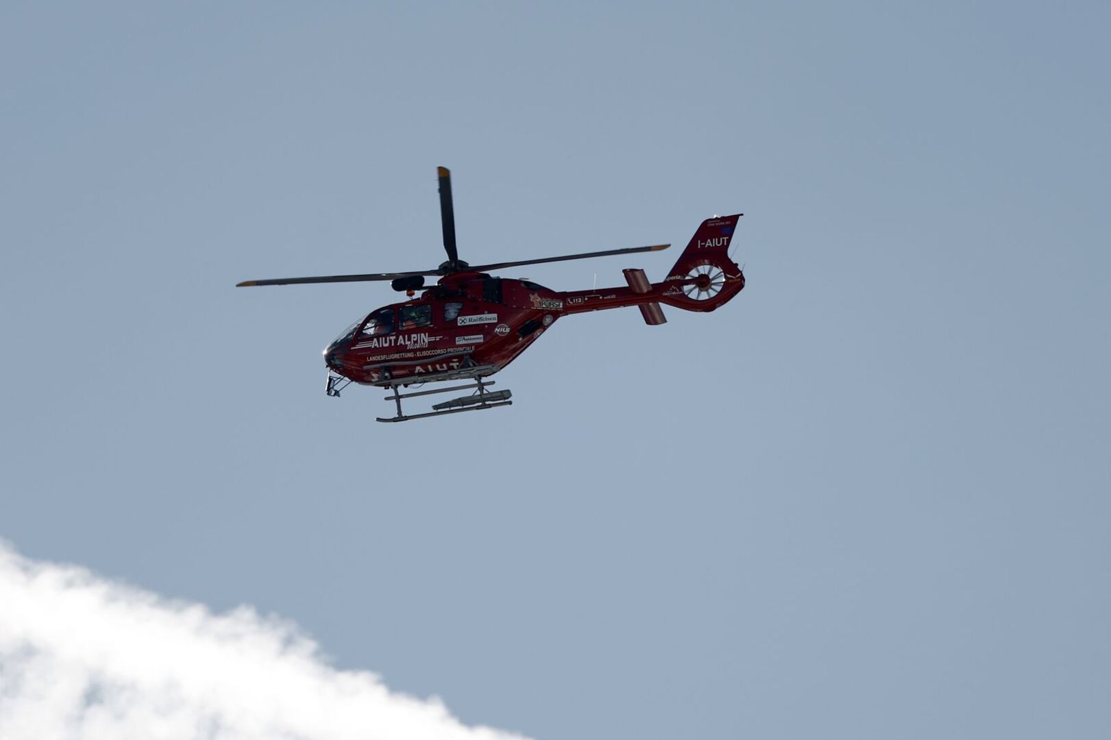 Ein Rettungshubschrauber fliegt Shiffrin ins Spital.