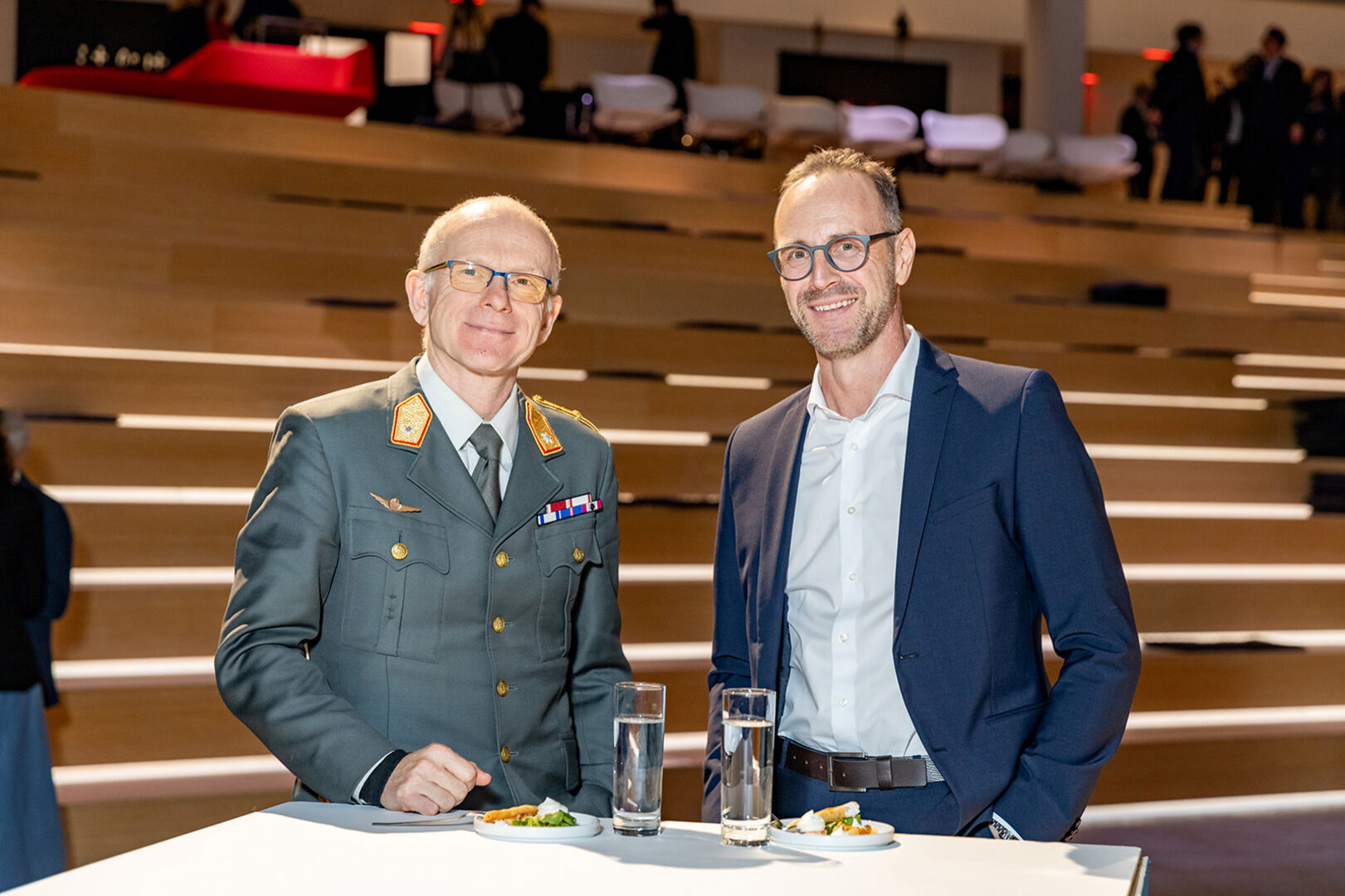 Militärkommandant Gunther Hessel, Christian Stadelmann (Raiffeisen) (v. li.)
